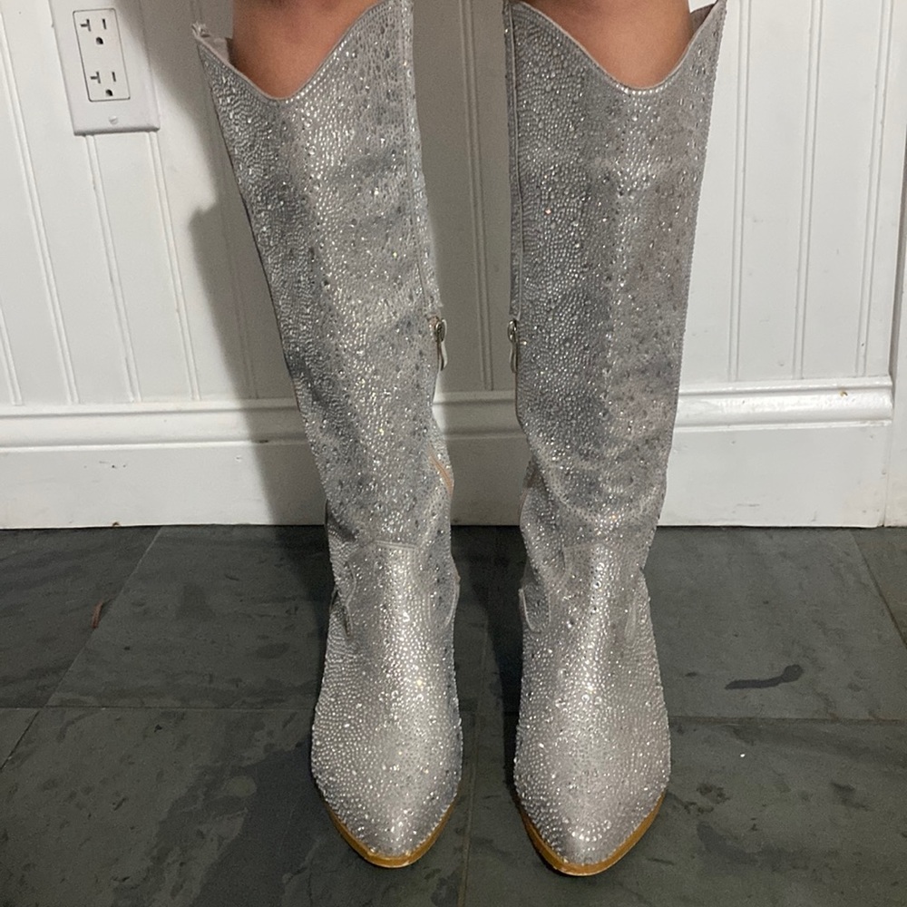T swift cowgirl boots
